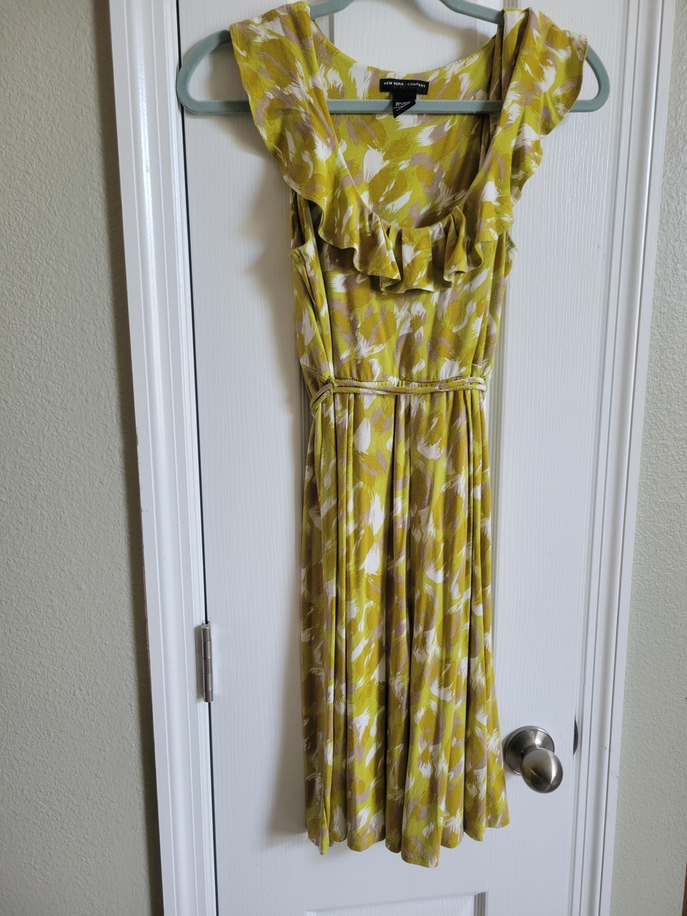 New York & Company Yellow, White and Taupe Abstract Dress